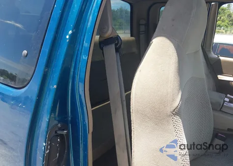 2000 Ford F-150 Lariat/Xl/Xlt from USA, damaged, VIN 2FTRX07LXYCA16892